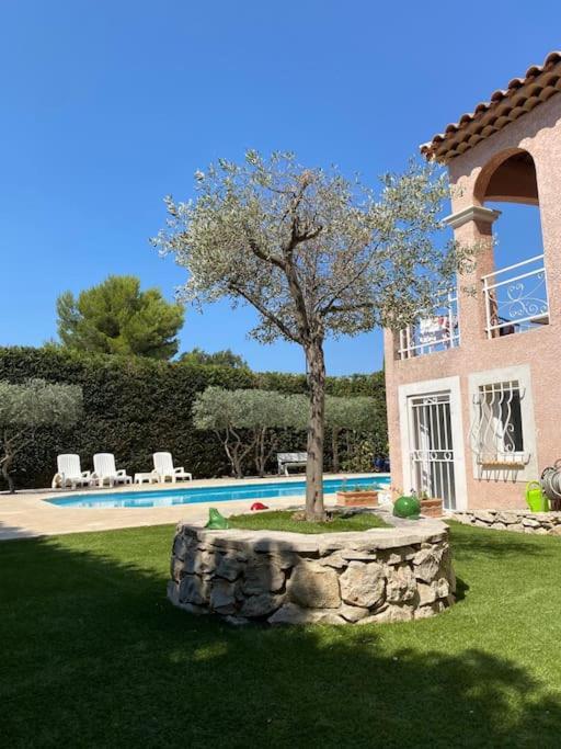 T2 Avec Jardin Et Piscine Privee Velaux Exterior foto